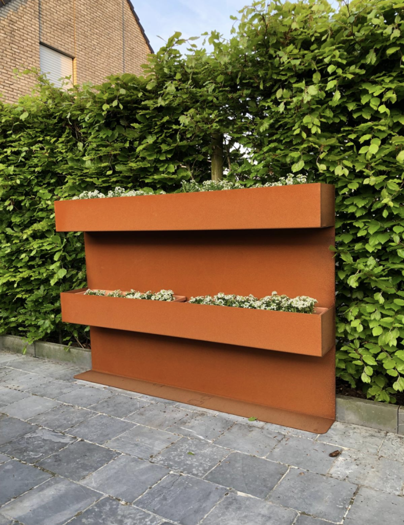 Cortenstalen maatwerk | Cortenstalen kruidenrek | Cortenstaal in de tuin | Cortenstaal Vlaeminck | Cortenstaal Blankenberge